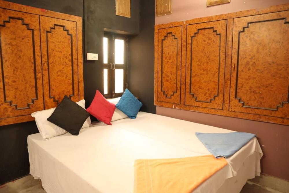Santkripa Backpackers 400 Mtr From Railway Station Hostel จ๊อดปูร์ ภายนอก รูปภาพ