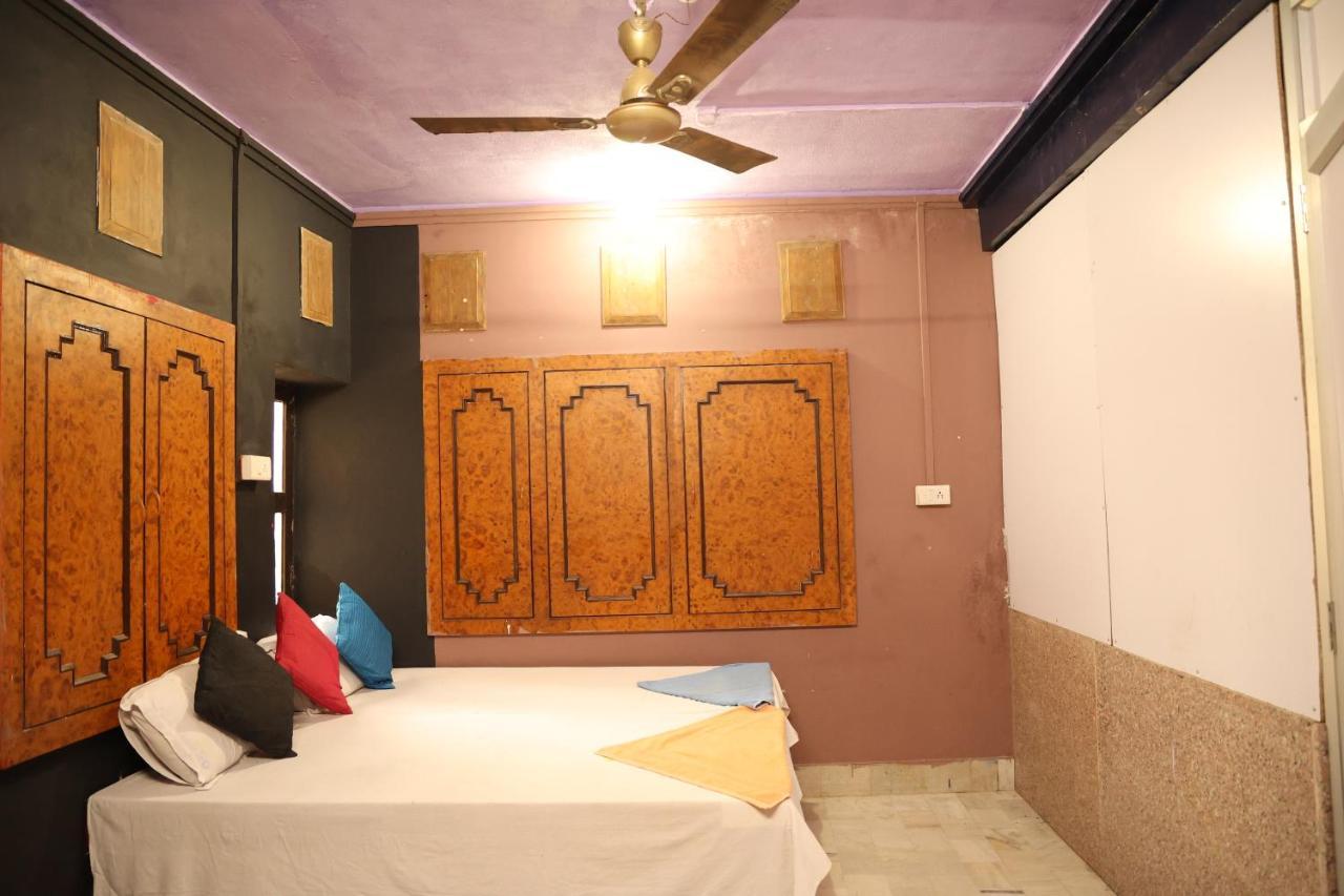 Santkripa Backpackers 400 Mtr From Railway Station Hostel จ๊อดปูร์ ภายนอก รูปภาพ