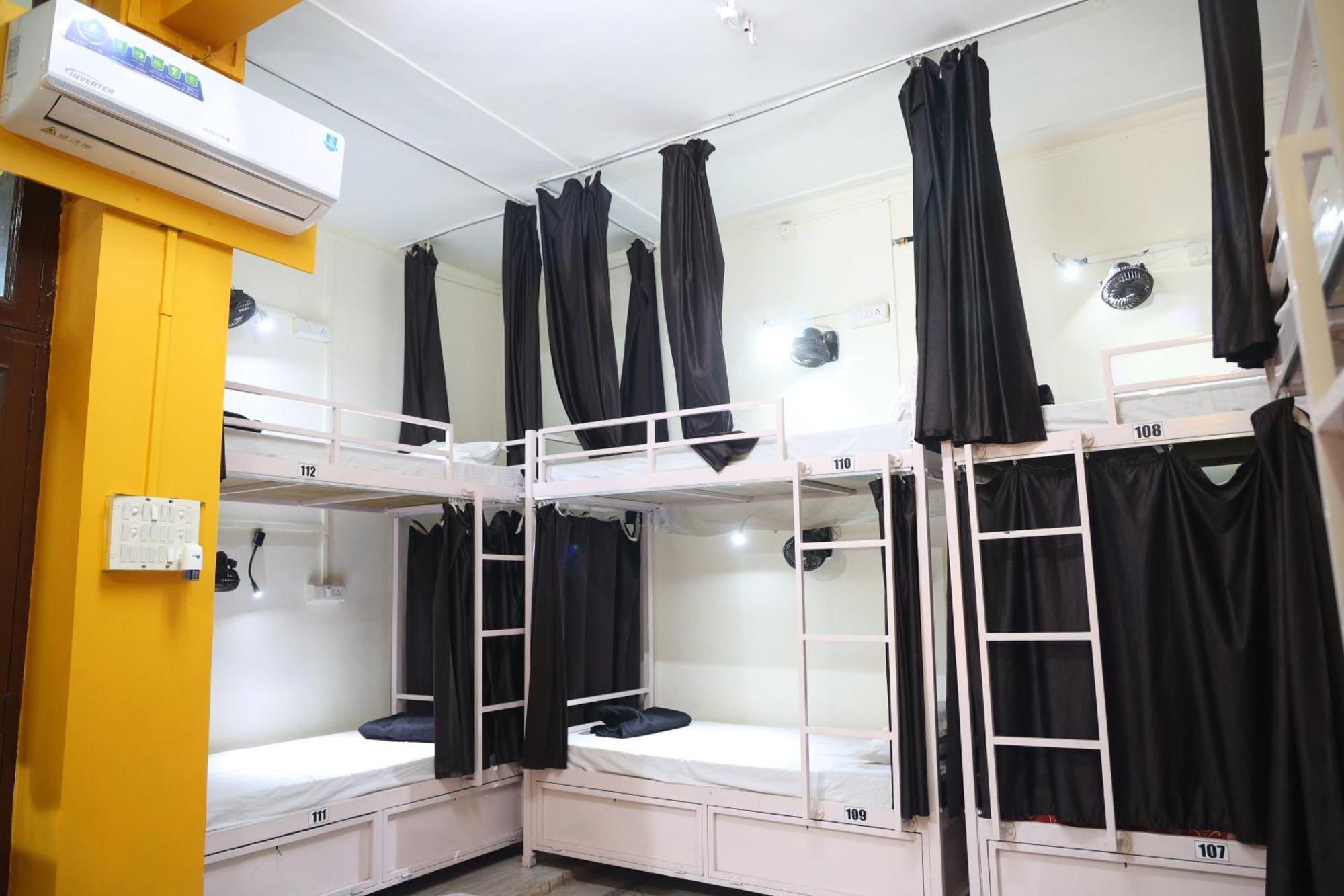 Santkripa Backpackers 400 Mtr From Railway Station Hostel จ๊อดปูร์ ภายนอก รูปภาพ