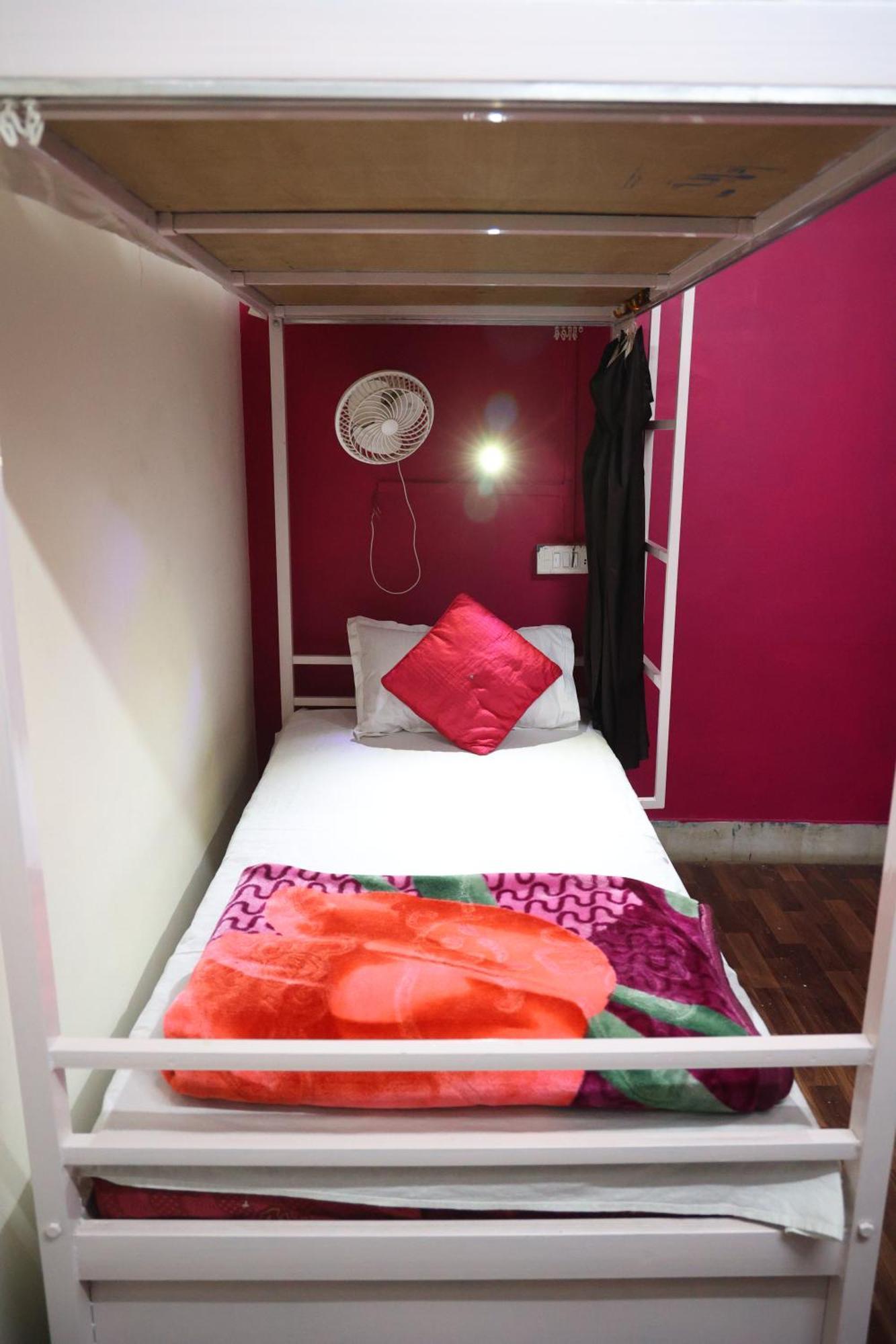 Santkripa Backpackers 400 Mtr From Railway Station Hostel จ๊อดปูร์ ภายนอก รูปภาพ